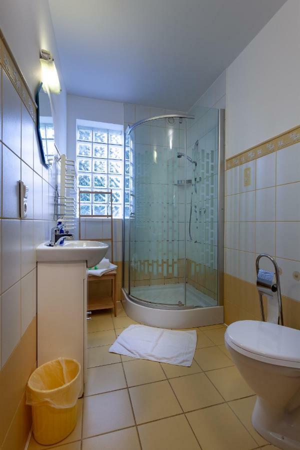 Poziomka Hotell Kujan Exteriör bild